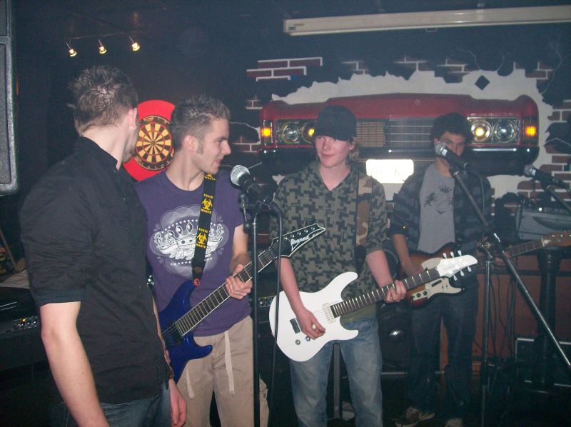 2007-11-08-Bandjesavond_Ozzy-003.jpg
