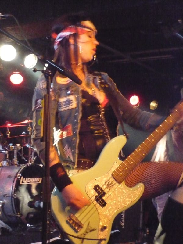 2009-01-30-Nashville_Pussy+SuperSuckers_Burgerweeshuis-005.JPG