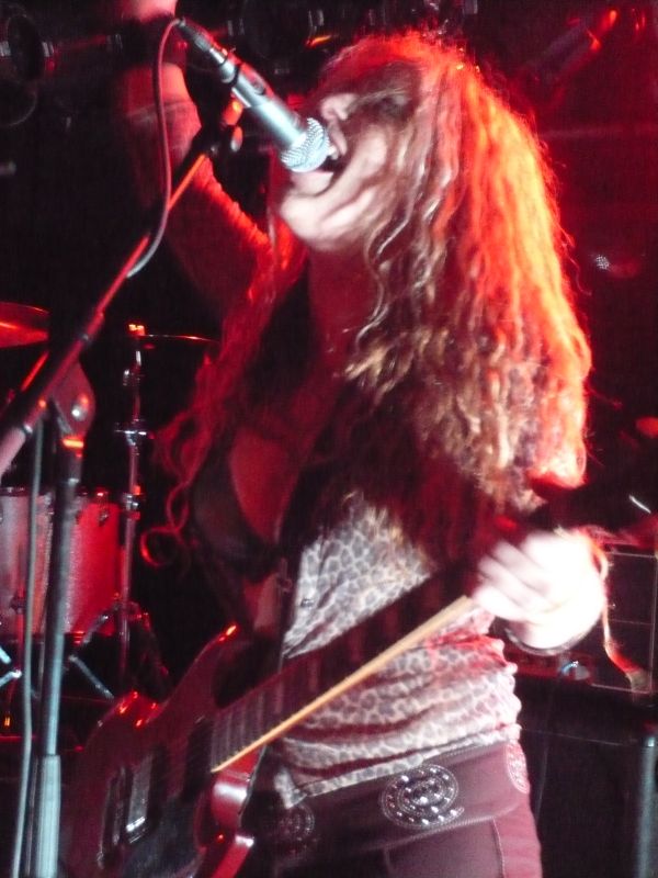 2009-01-30-Nashville_Pussy+SuperSuckers_Burgerweeshuis-010.JPG