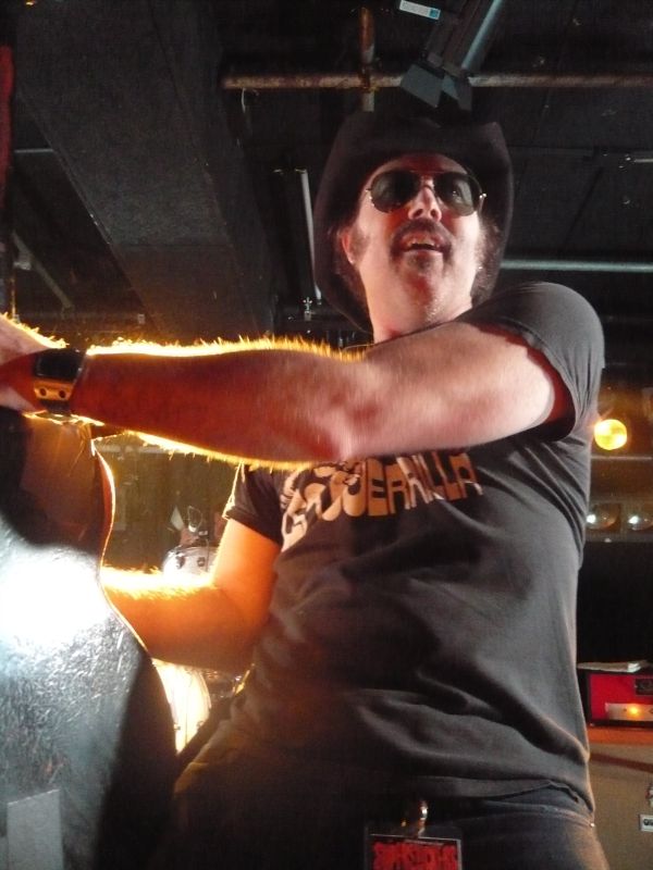 2009-01-30-Nashville_Pussy+SuperSuckers_Burgerweeshuis-020.JPG
